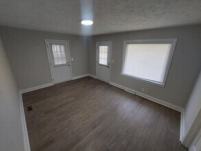 414 E Peachtree Dr in High Point, NC - Building Photo - Building Photo