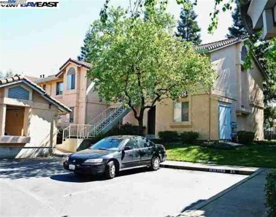4721 Nicol Common in Livermore, CA - Building Photo