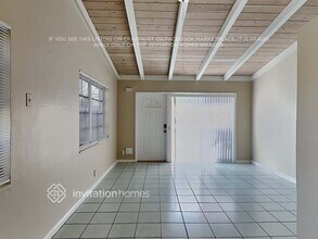 1275 SW 28th Rd in Fort Lauderdale, FL - Foto de edificio - Building Photo