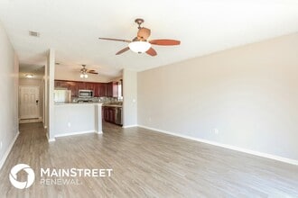 7405 International Village Dr in Jacksonville, FL - Building Photo - Building Photo