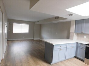 6315 W Washington Ave in Las Vegas, NV - Building Photo - Building Photo