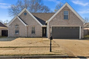 5769 Lindsay Cove in Southaven, MS - Building Photo