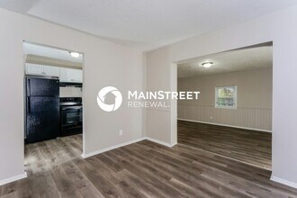 8903 Willowcreek Dr in Louisville, KY - Building Photo - Building Photo