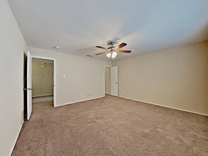 2806 Park Pl Dr in Grand Prairie, TX - Building Photo - Building Photo