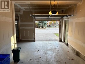 173 Lewis Honey Dr in Aurora, ON - Building Photo - Building Photo