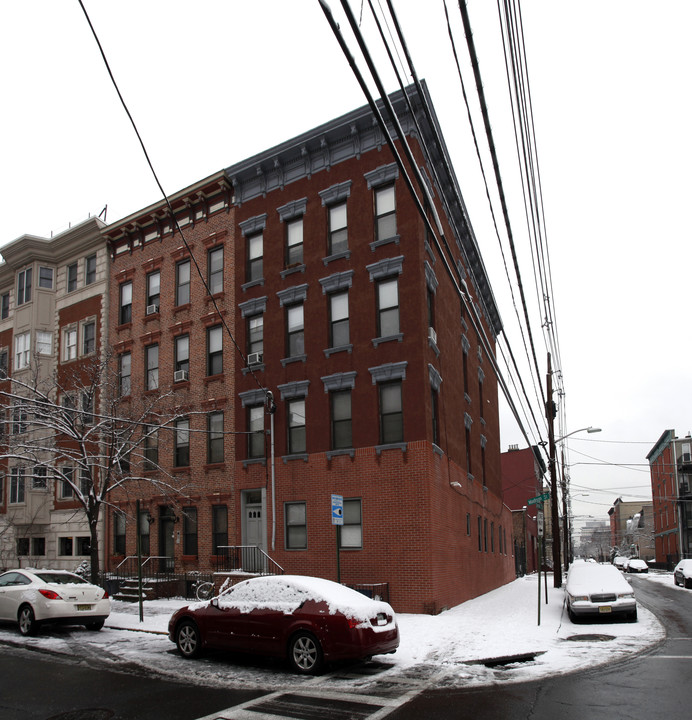 201 Madison St in Hoboken, NJ - Building Photo