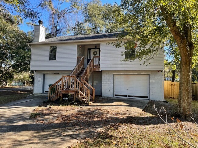 1901 Faulk Dr in Tallahassee, FL - Building Photo - Building Photo