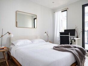 405 E 78th St in New York, NY - Building Photo - Building Photo