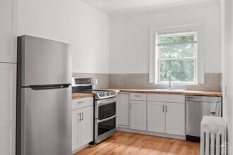 407 Warren St in Hudson, NY - Foto de edificio - Building Photo