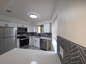 1746 Foxhall Cir in Kissimmee, FL - Building Photo - Building Photo