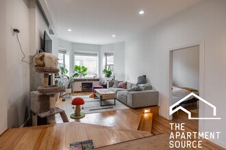 1806 W Grand Ave, Unit 3F in Chicago, IL - Building Photo - Building Photo