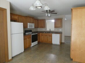 1211 NW Willow Dr in Grain Valley, MO - Building Photo - Building Photo