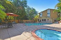 Sharon Grove Apartments in Menlo Park, CA - Foto de edificio - Building Photo