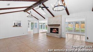 425 Crestwind Dr in San Antonio, TX - Building Photo - Building Photo