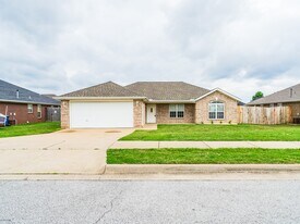 2402 SW 19th St in Bentonville, AR - Building Photo