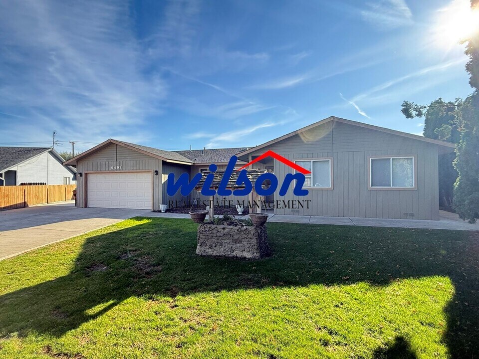 6402 Fremont Dr in Yakima, WA - Building Photo