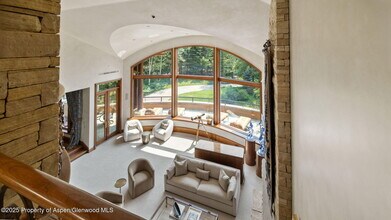 715 Willoughby Way in Aspen, CO - Building Photo - Building Photo