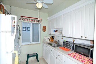 7430 Byron Ave in Miami Beach, FL - Building Photo - Building Photo