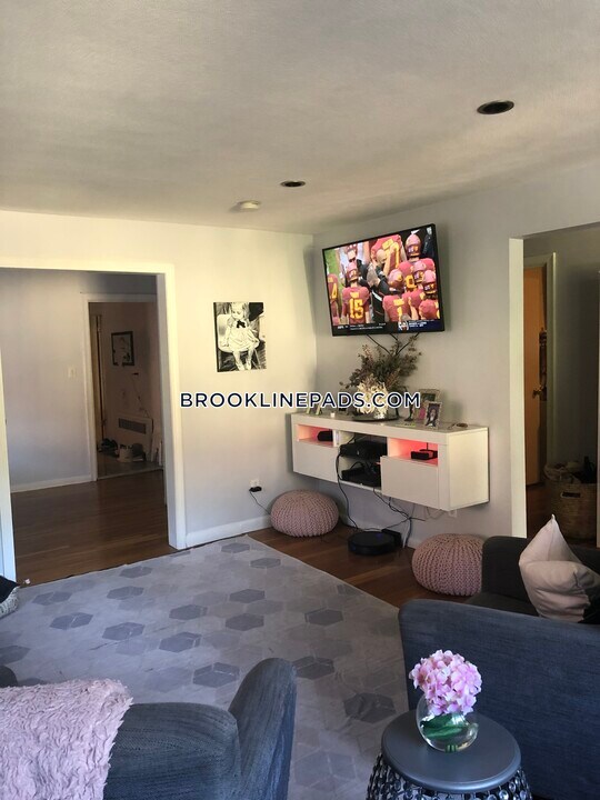 40 Clark Rd-Unit -HSE in Brookline, MA - Building Photo
