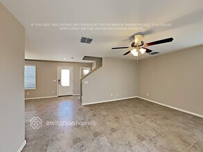 8015 W Agora Ln in Phoenix, AZ - Foto de edificio - Building Photo