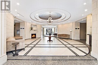 180 John West Way in Aurora, ON - Building Photo - Building Photo