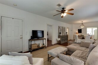 402 Omar St in Houston, TX - Building Photo - Building Photo