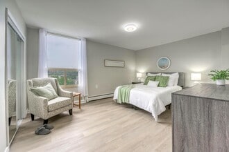 Waterloo Heights in Waterloo, ON - Building Photo - Building Photo