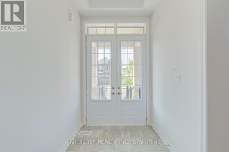 259 Polly Dr in Oakville, ON - Building Photo - Building Photo