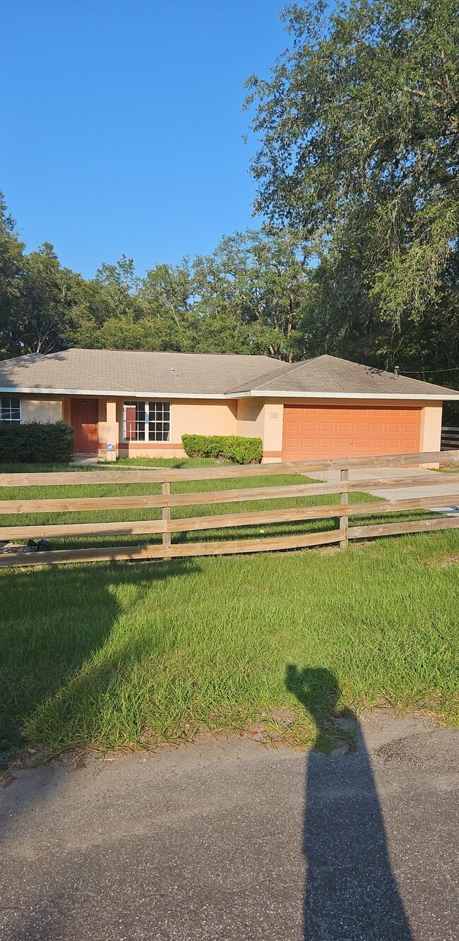135 Fisher Way Trail in Ocklawaha, FL - Building Photo - Building Photo