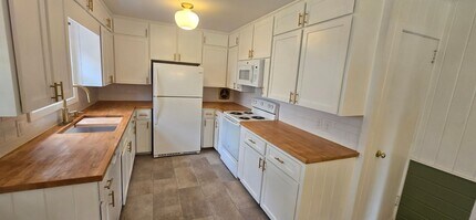 1224 Lamont Dr in Winston-Salem, NC - Building Photo - Building Photo
