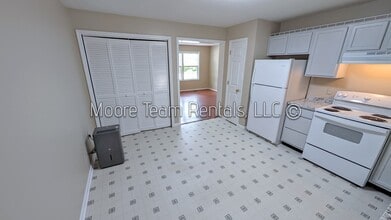 1103 Maple St in Hendersonville, NC - Building Photo - Building Photo