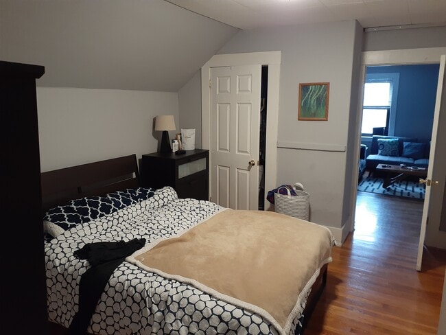 14 Endicott St, Unit 2 in Danvers, MA - Building Photo - Building Photo