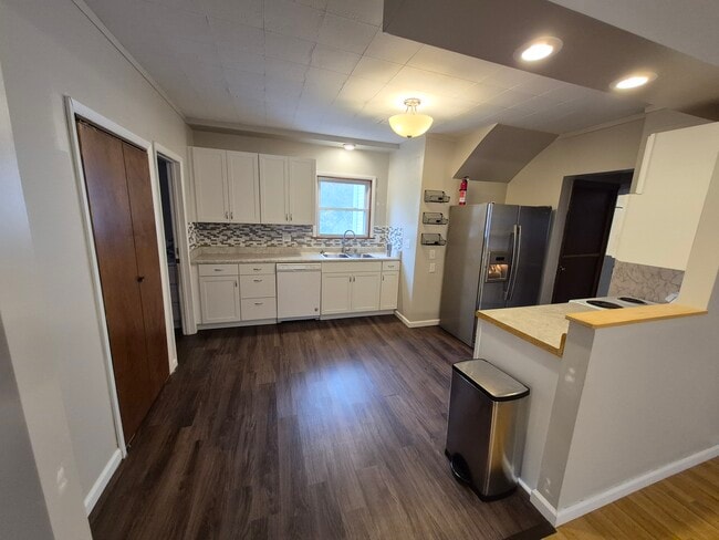 1729 2nd St, Unit 1st Floor in Nevada, IA - Building Photo - Building Photo