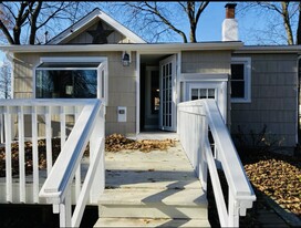 948 N Sleight St in Naperville, IL - Foto de edificio - Building Photo