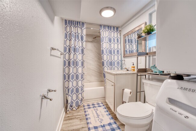 1917 Ave M 1/2 in Galveston, TX - Building Photo - Building Photo