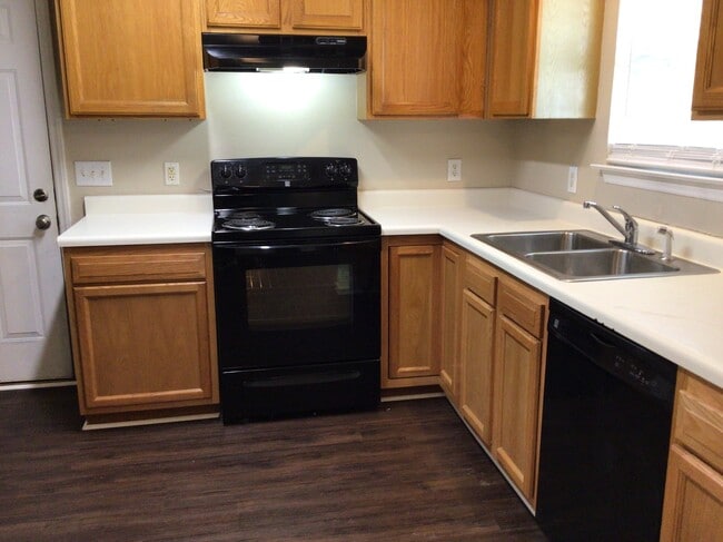 7343 Bright Leaf Rd in Wilmington, NC - Building Photo - Building Photo