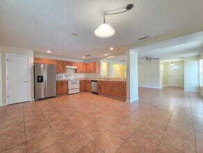 13613 Phoenix Dr in Orlando, FL - Building Photo - Building Photo