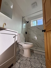 1628 W 24th St in Los Angeles, CA - Foto de edificio - Building Photo