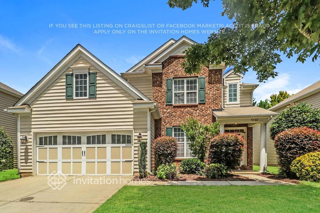 5722 Cactus Valley Rd in Charlotte, NC - Building Photo