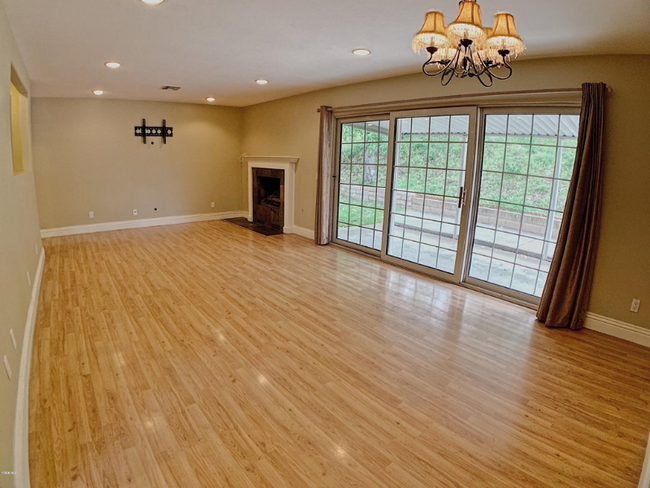 1635 Bonnie Ct in Simi Valley, CA - Building Photo - Building Photo