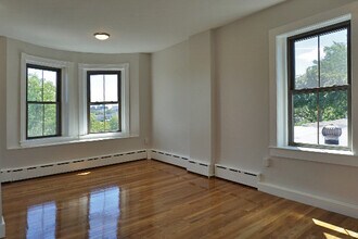 98 Willow St, Unit 102-04 in Cambridge, MA - Building Photo - Building Photo