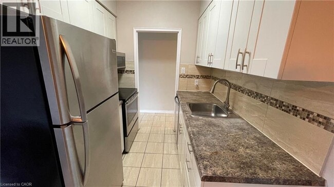 326 Hunter St E in Hamilton, ON - Building Photo - Building Photo