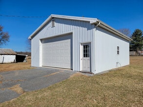 14 Swamp Church Rd in Reinholds, PA - Foto de edificio - Building Photo