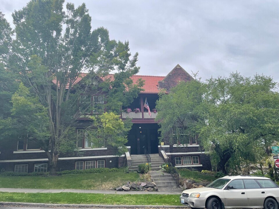 508 S Cedar St in Spokane, WA - Building Photo