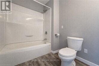 33 Dumfries St in Brant, ON - Building Photo - Building Photo