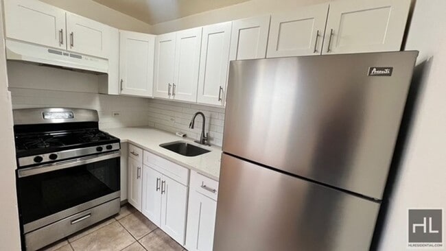 1784 Linden Blvd in Brooklyn, NY - Foto de edificio - Building Photo