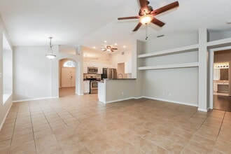 4711 Ramshead Dr in Valrico, FL - Building Photo - Building Photo