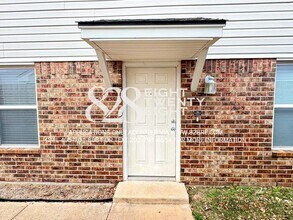 1919 Leeds Ln in Norman, OK - Foto de edificio - Building Photo