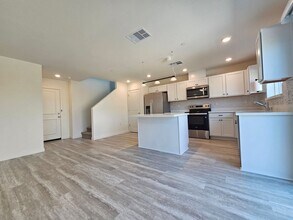 8296 Whippersnapper Way in Roseville, CA - Building Photo - Building Photo