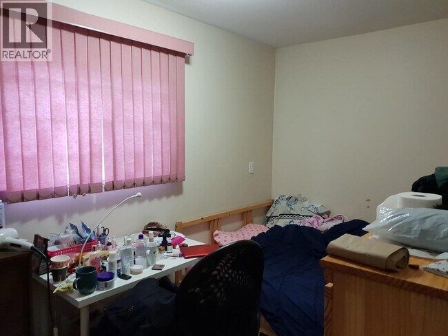 33XX Wellington Ave in Vancouver, BC - Building Photo - Building Photo